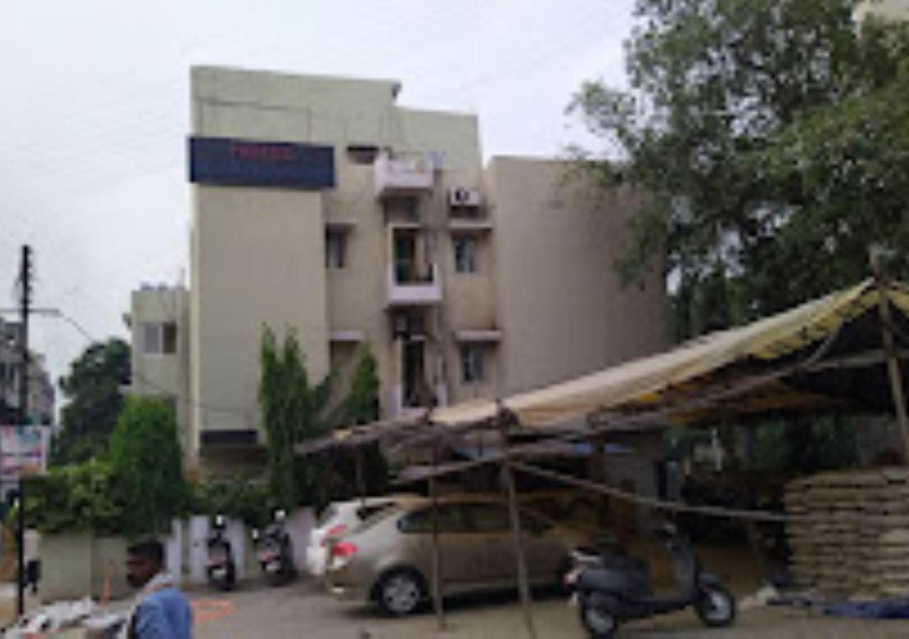 Hotel Blue Paradise Chandrapur Exterior foto